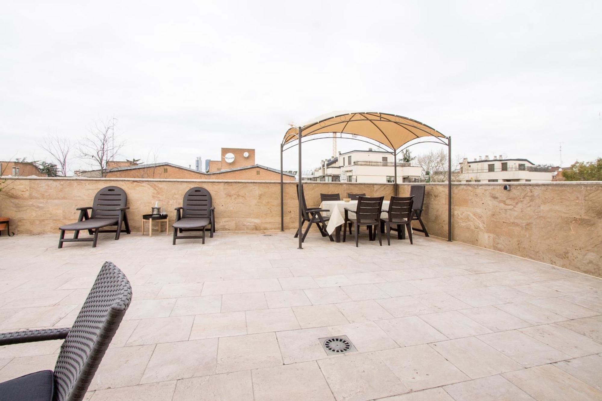 Apartamentos Villablino Arturo Soria Madrid Exteriör bild